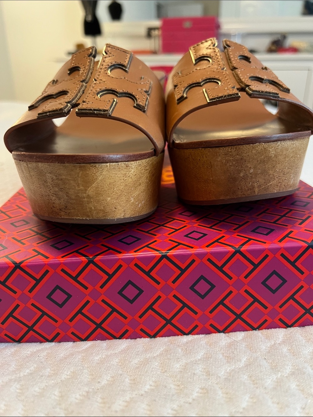 Tory Burch Tan Leather Logo Wedge Slides - Picture 6 of 10